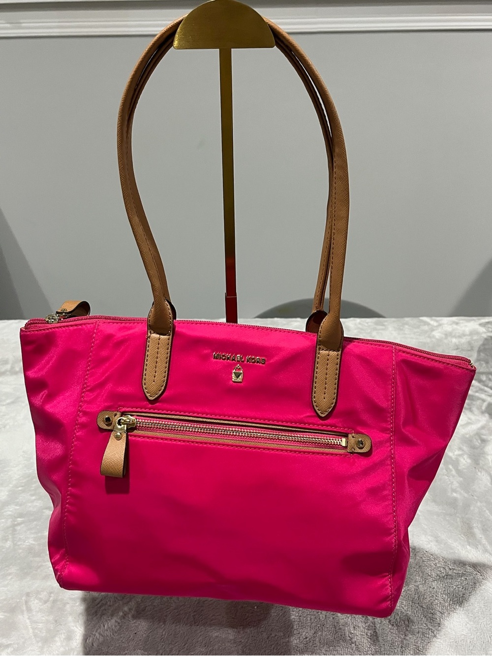 Michael Kors Kelsey Medium Nylon Tote Hot Pink Shoulder Bag EUC - Picture 2 of 12